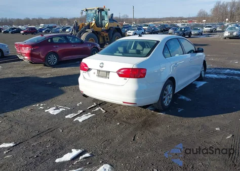 2014 Volkswagen Jetta 1.8T Se z USA, uszkodzony, nr VIN 3VWD17AJ1EM388212